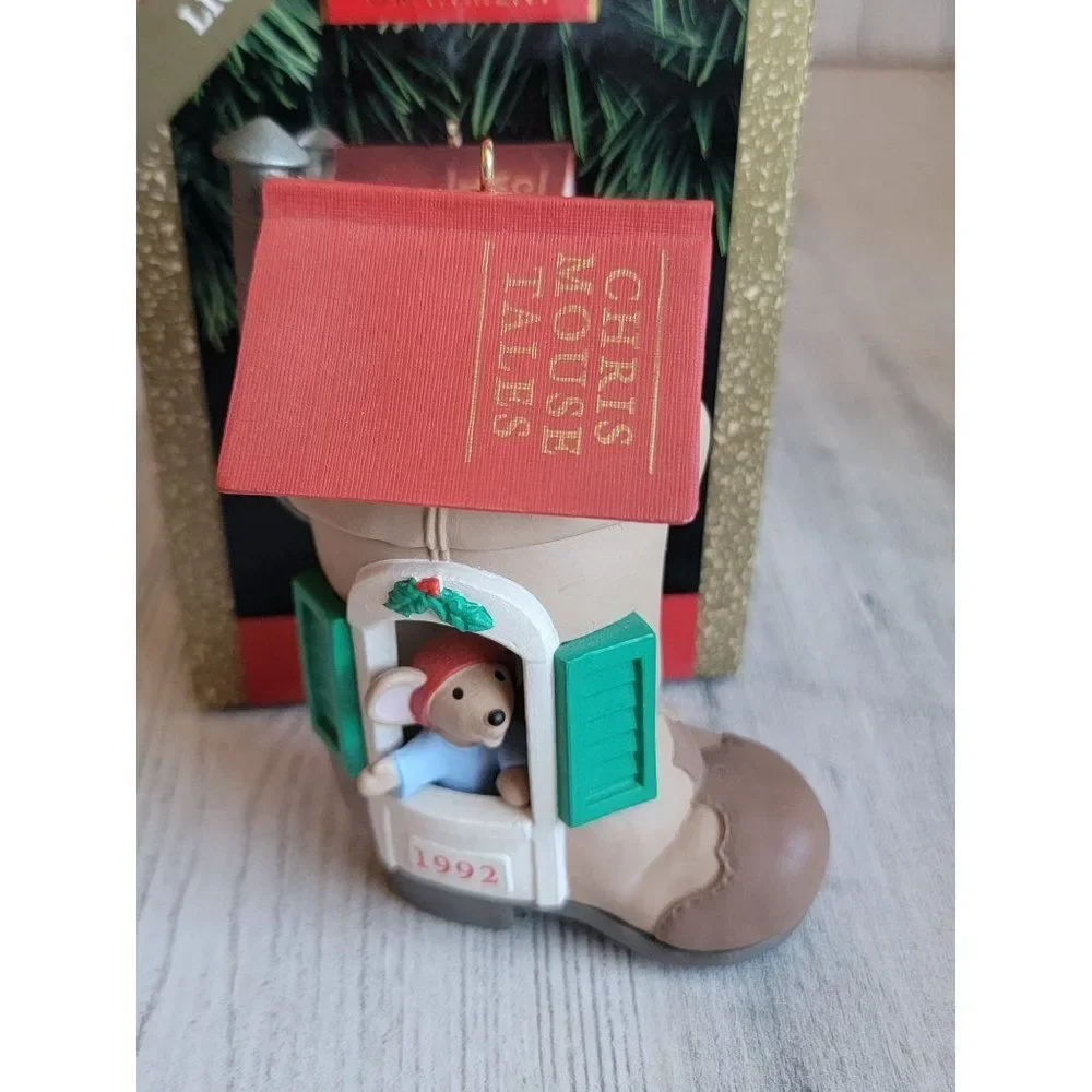 Hallmark 1992 Chris mouse tails magic‎ ornament Xmas